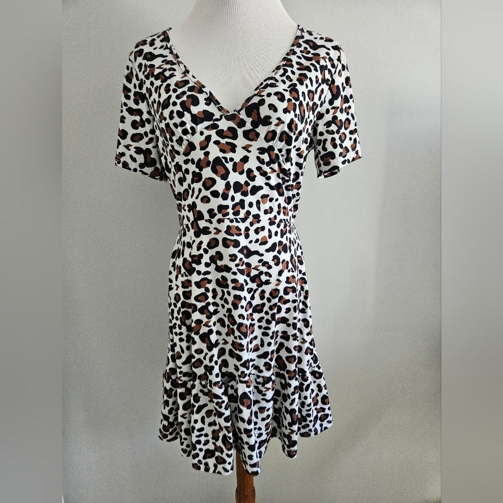 HOUNT | Leopard Print V-Neck Dress